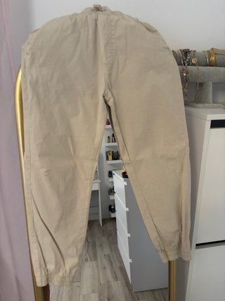 Pantalones cargo negros y beis niño del zara