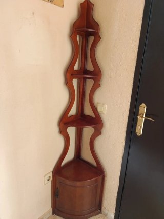 Mueble de esquina de madera