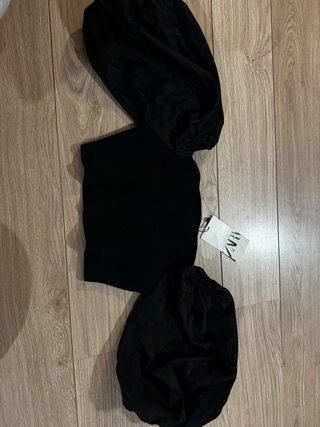Blusa Zara negra manga abullonada