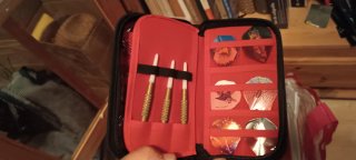 Funda de dardos Unicorn con plumas
