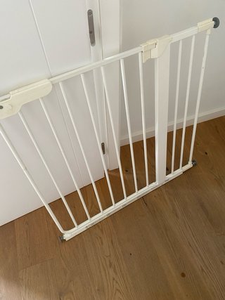 Barrera de seguridad blanca para niños