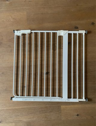 Barrera de seguridad blanca para niños