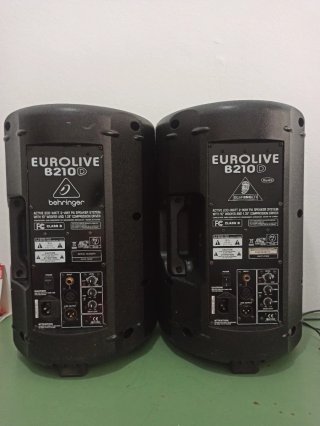 Altavoces Behringer B210d Behringer B1200D Pro Sub