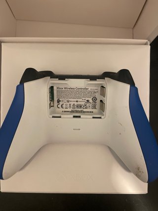 Mando Xbox Series X Shock Blue