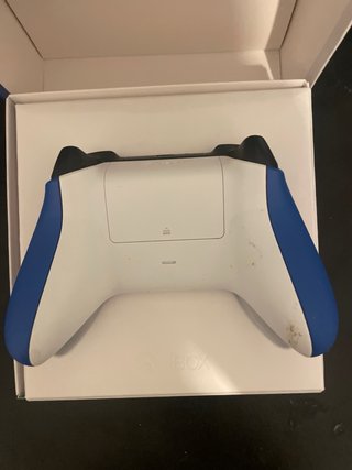 Mando Xbox Series X Shock Blue