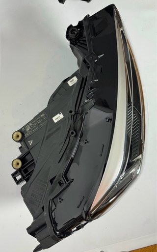 Faros Delanteros Audi Q3 83A
