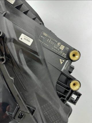 Faros Delanteros Audi Q3 83A
