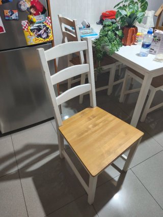 Mesa y 4 Sillas Comedor/Cocina Blancas