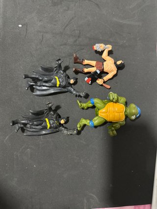 Lote 4 figuras PVC Batman, Tortuga Ninja, Indio