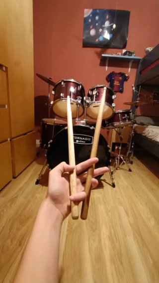 Batería Mapex Tornado + baquetas y sillín