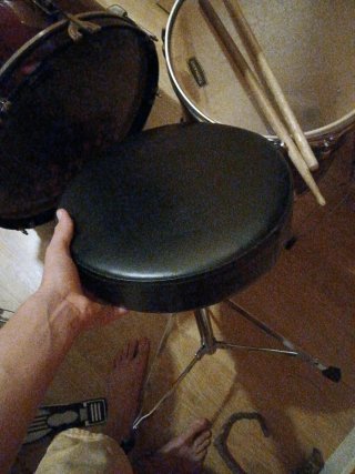 Batería Mapex Tornado + baquetas y sillín