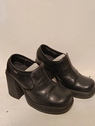 Zapatos STR piel negros tacón cuadrado