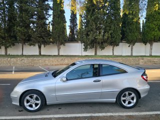 Mercedes-Benz Clase C 2004