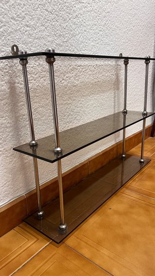 Estantería de cristal y metal