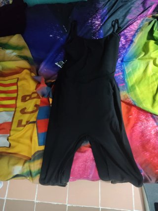 Mono negro tirantes