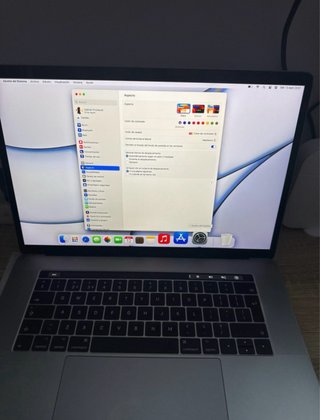 MacBook Pro 15,4 pulgadas  2017 i7 16GB RAM 500GB