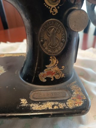 Máquina de coser Singer antigua