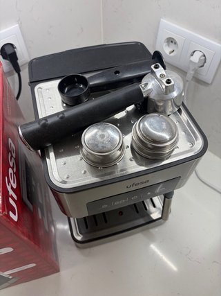 Cafetera Ufesa CE7255 semiautmatica