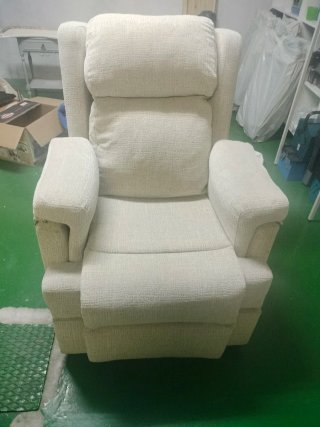 Sofá reclinable de tela beige