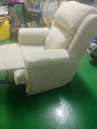 Sofá reclinable de tela beige
