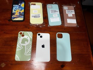 iPhone 14 Plus 256GB Blanco + 6 fundas