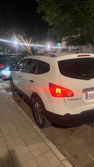 Nissan Qashqai+2 2010