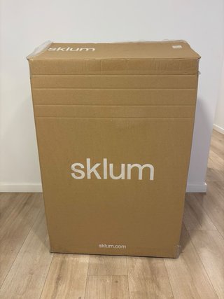 Silla Skum gris a estrenar