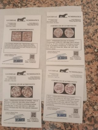 Monedas árabes de plata antiguas
