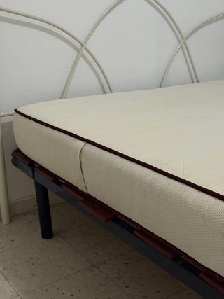 Materasso in lattice con fodera in tessuto
