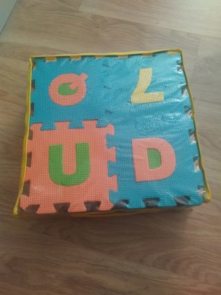 Puzzle suelo bebe letras y números