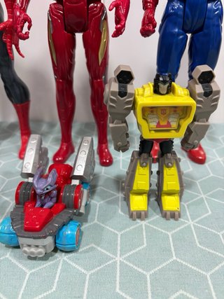 Conjunto figuras superhéroes y tortugas ninja