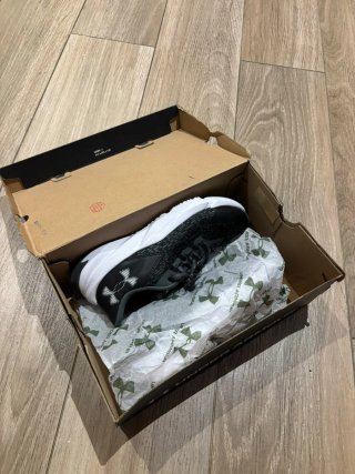 Zapatillas Under Armour Negras/Grises