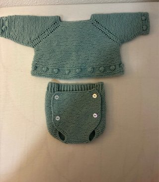 Abbigliamento per neonati fatto a mano su ordinazione