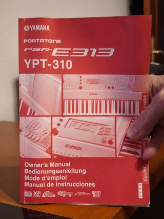 Piano Yamaha PSR-E313 con soporte