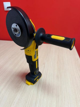 Radial Dewalt