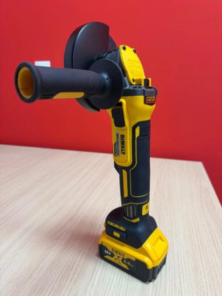 Radial DeWalt con Batería y Cargador
