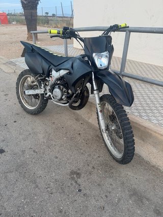 Yamaha DT Negra