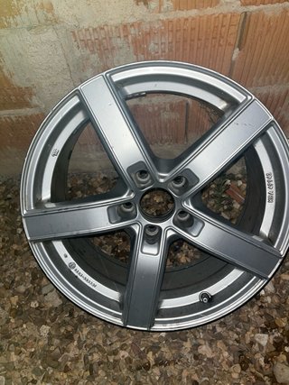 Llantas 18 con neumáticos 225/45 R18