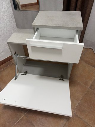 Mueble de entrada gris y blanco