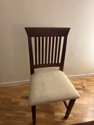 Mesa de comedor con 4 sillas