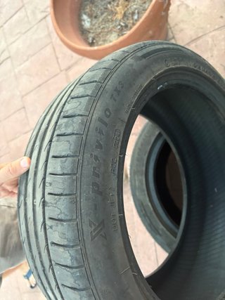2 Neumáticos Usados 215/45R16 90V