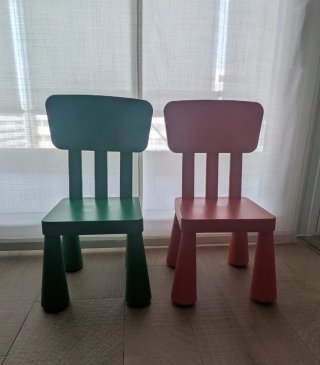 Mesa y 2 Sillas Niños Rojas y Verdes
