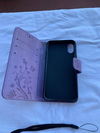Custodia per cellulare lilla con farfalle