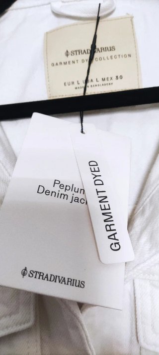 Cazadora denim péplum Stradivarius Talla L