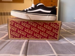 Zapatillas Vans Negras y Blancas