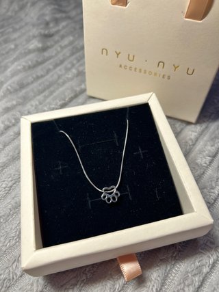 Collar NYU NYU Huella Plata