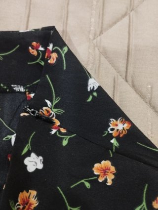 Saia preta floral S