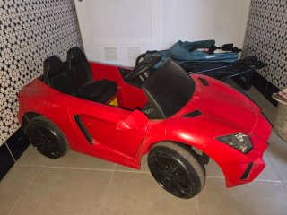 Coche eléctrico infantil