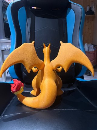 Charizard impreso en 3D 25cm