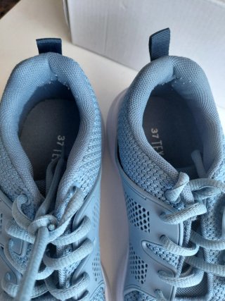 Zapatillas Deportivas Azules y Blancas